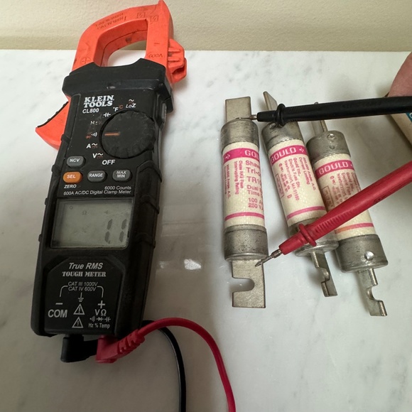 Lot of 3 Gould Shawmut TR100R Tri-onic Dual Element Time Delay Fuse 100A 250VAC - Picture 7 of 12